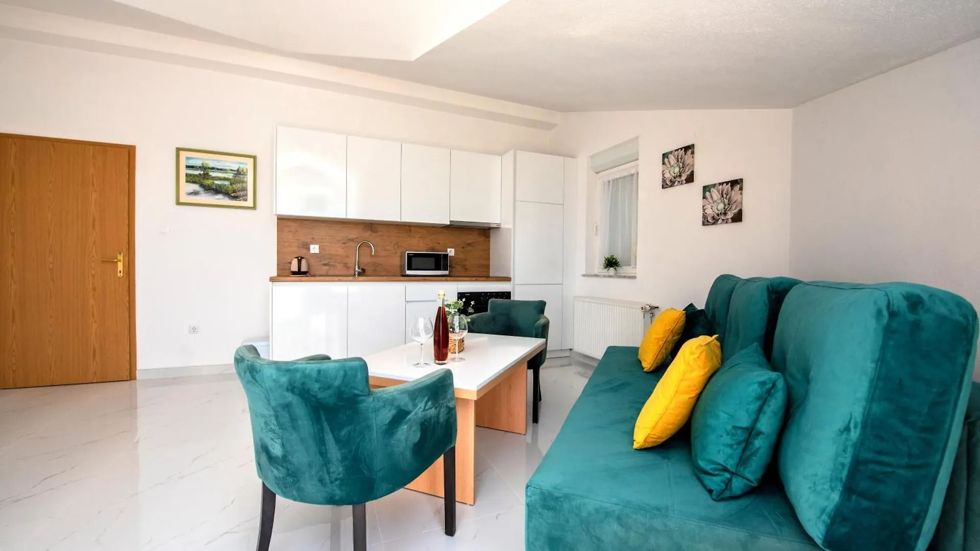 Apartmani Tomi Ciovo Trogir 0*,  Croatia
